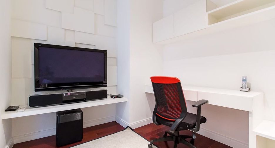 Wohnung zur Miete mit 3 Zimmer in Pathum Wan, Bangkok