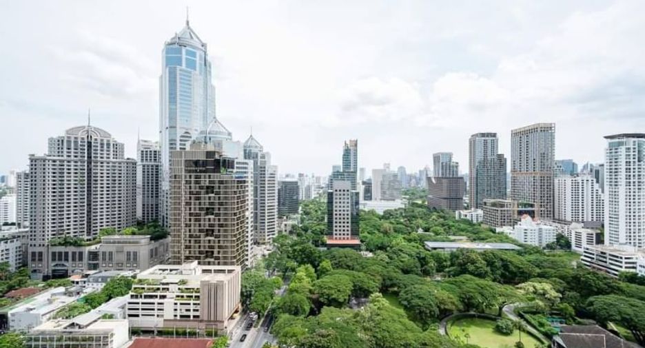 For rent 2 bedrooms condo in Pathum Wan, Bangkok