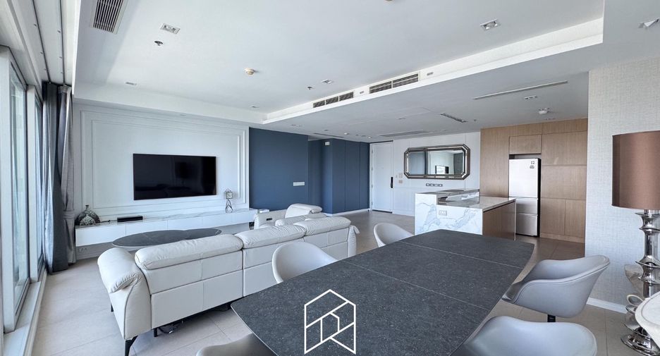 For rent 2 bedrooms condo in Sathon, Bangkok