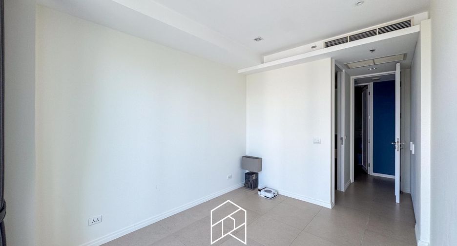 For rent 2 bedrooms condo in Sathon, Bangkok
