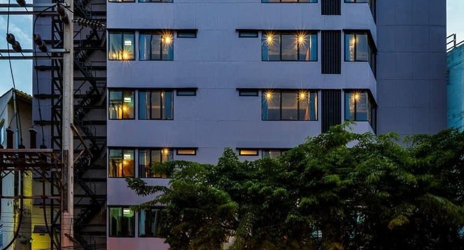 For sale 20 bed hotel in Bang Rak, Bangkok