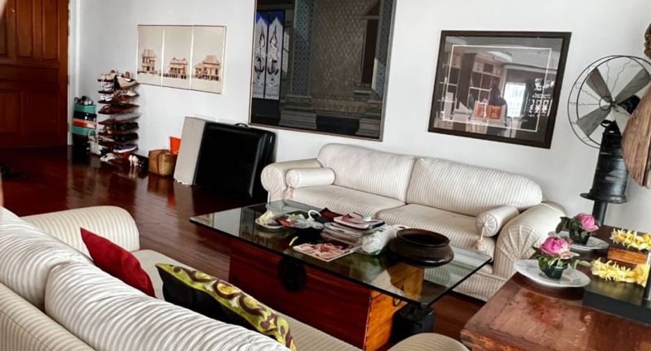 Wohnung zum Kauf mit 3 Zimmer in Khlong Toei, Bangkok