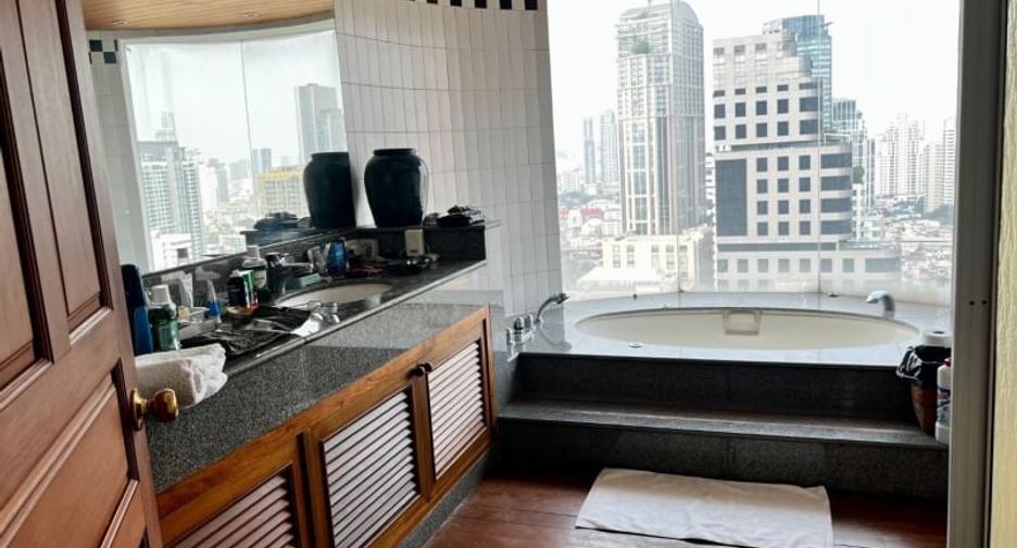 Wohnung zum Kauf mit 3 Zimmer in Khlong Toei, Bangkok