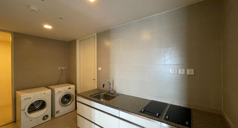 For rent 3 bedrooms condo in Sathon, Bangkok