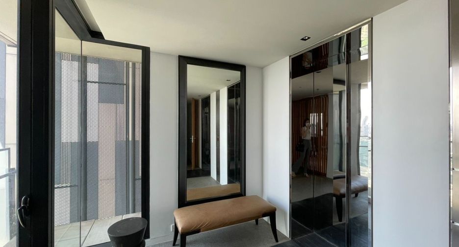 For rent 3 bedrooms condo in Sathon, Bangkok