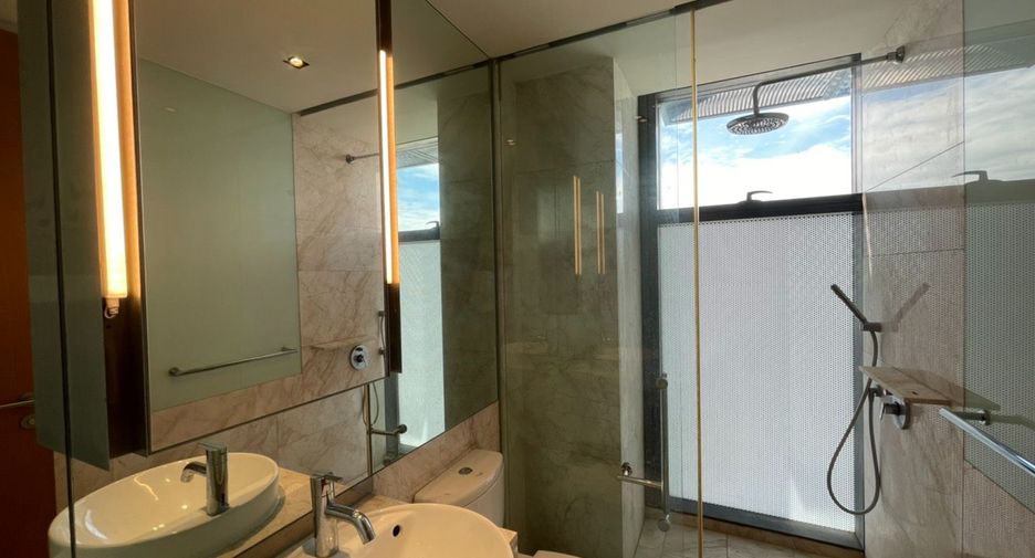 For rent 3 bedrooms condo in Sathon, Bangkok