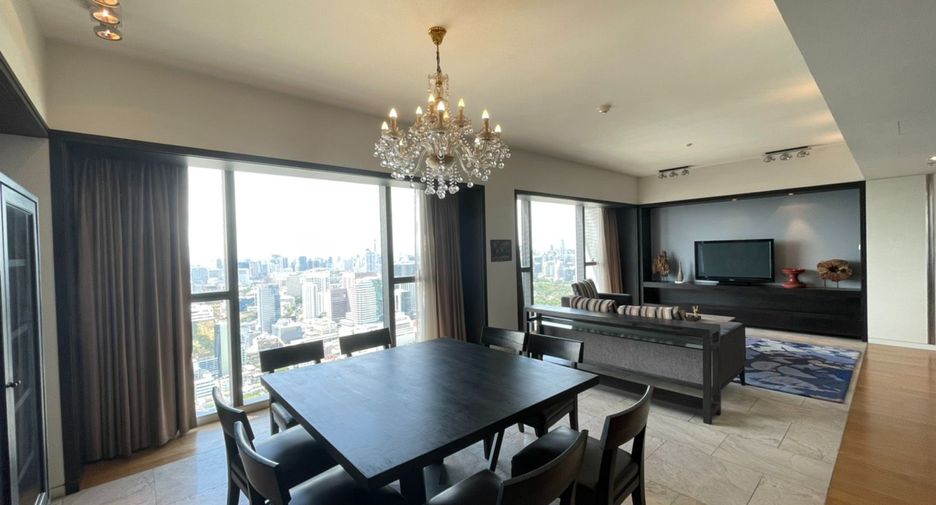 For rent 3 bedrooms condo in Sathon, Bangkok