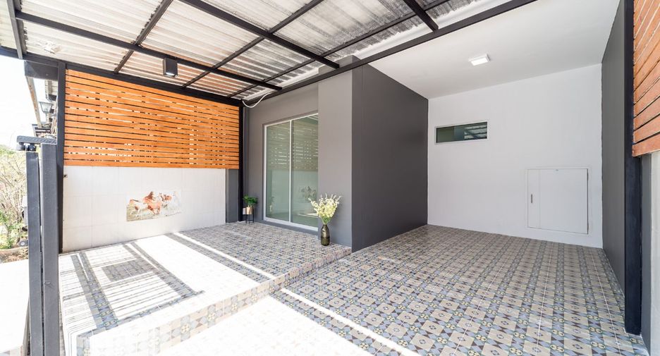 Reihenhaus zum Kauf mit 3 Zimmer in Khlong Sam Wa, Bangkok