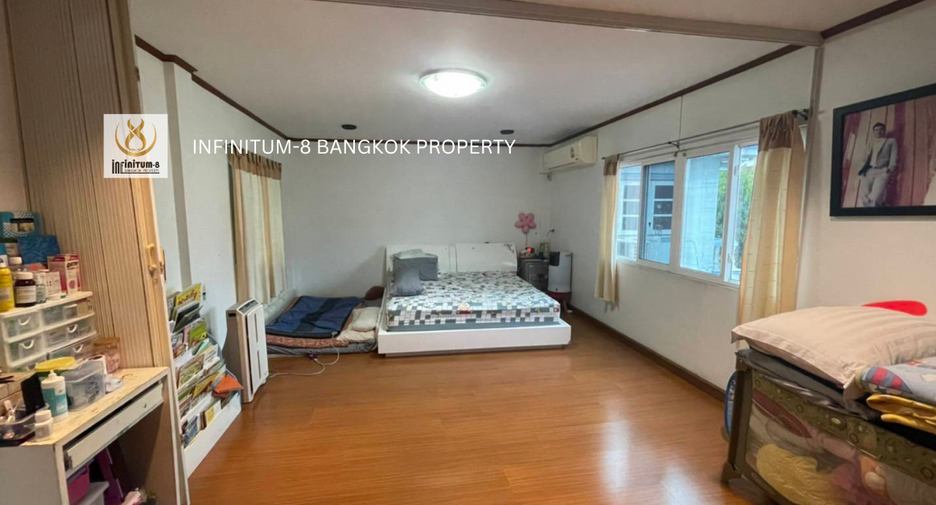 For sale 5 Beds house in Bang Na, Bangkok