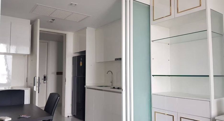 For sale 1 bed condo in Sathon, Bangkok