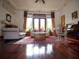 For rent 4 bedrooms house in Watthana, Bangkok