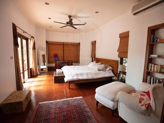 For rent 4 bedrooms house in Watthana, Bangkok