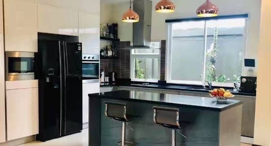 For sale 5 bedrooms villa in Mueang Phuket, Phuket