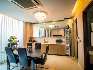 Reihenhaus zur Miete mit 4 Zimmer in Watthana, Bangkok
