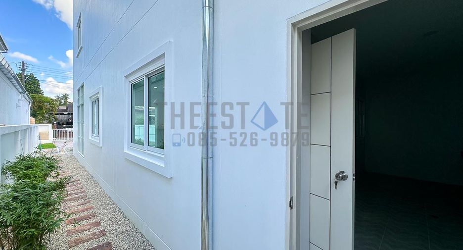 For sale 4 bedrooms townhouse in San Kamphaeng, Chiang Mai