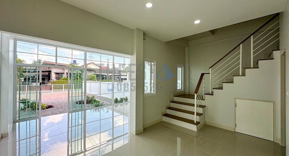 For sale 4 bedrooms townhouse in San Kamphaeng, Chiang Mai