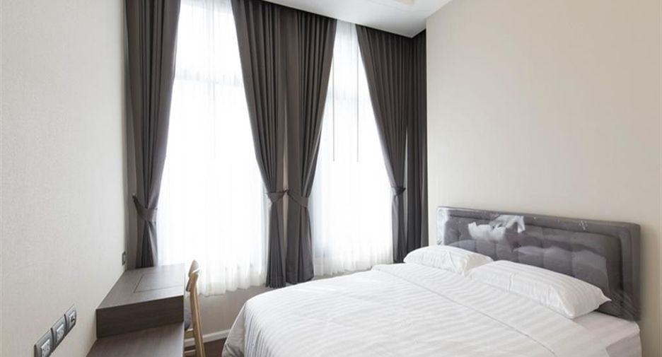 For rent 3 bedrooms condo in Khlong Toei, Bangkok