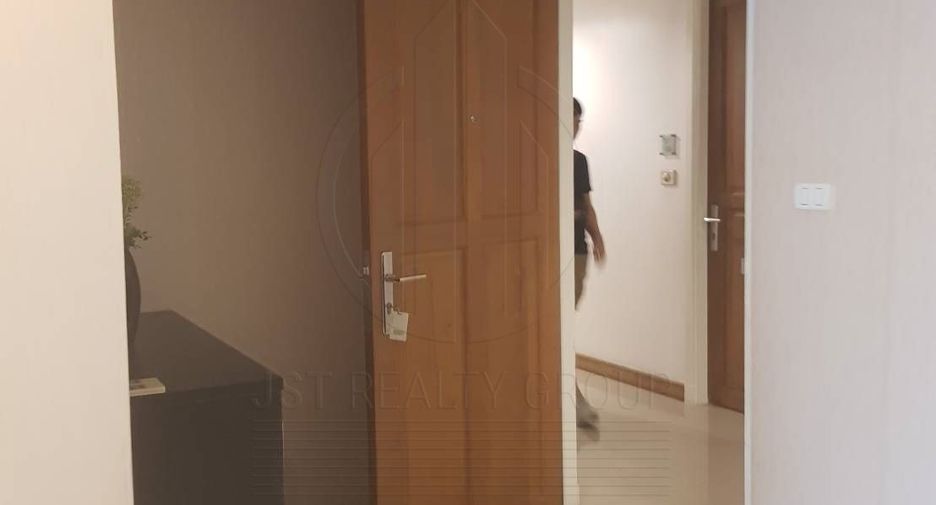 For rent and for sale 2 bedrooms condo in Watthana, Bangkok