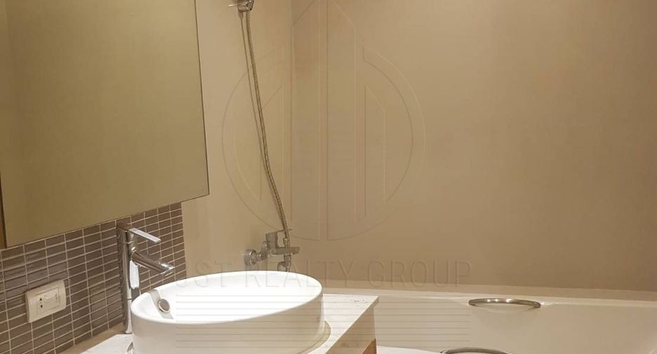 For rent and for sale 2 bedrooms condo in Watthana, Bangkok