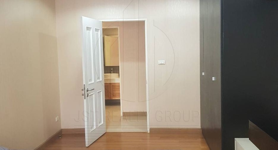 For rent and for sale 2 bedrooms condo in Watthana, Bangkok