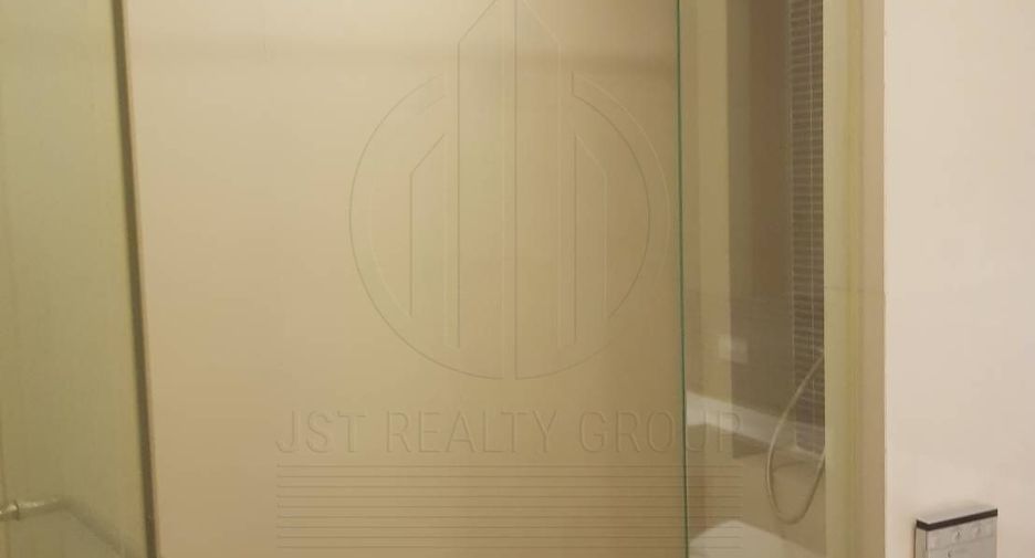 For rent and for sale 2 bedrooms condo in Watthana, Bangkok