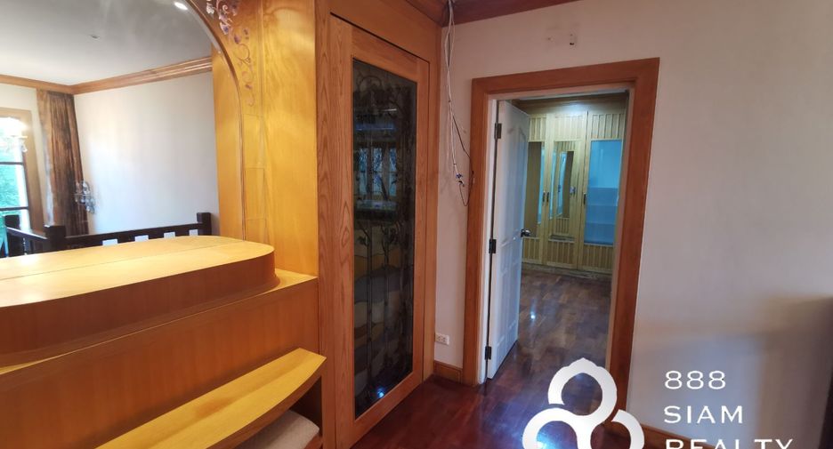 For sale 4 bedrooms house in Bueng Kum, Bangkok