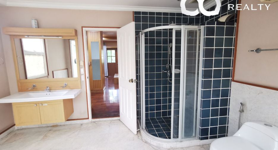For sale 4 bedrooms house in Bueng Kum, Bangkok