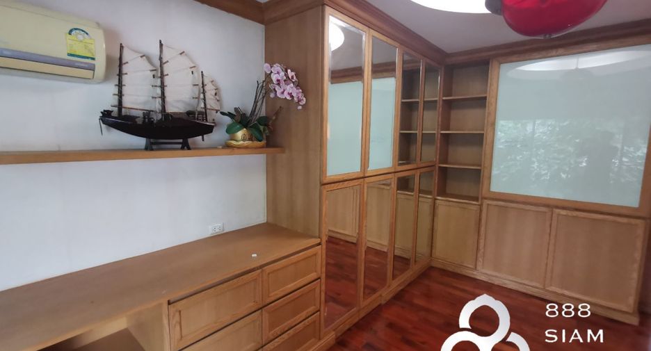 For sale 4 bedrooms house in Bueng Kum, Bangkok