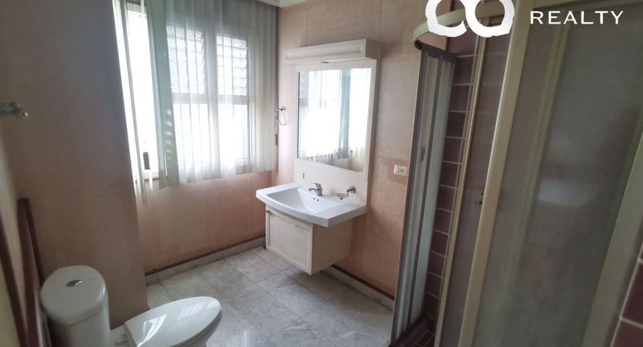 For sale 4 bedrooms house in Bueng Kum, Bangkok