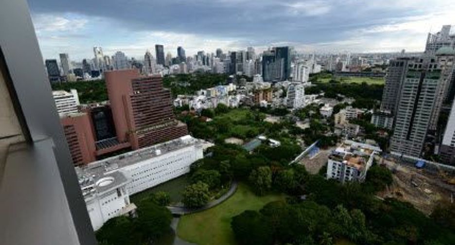 For rent 2 bedrooms condo in Pathum Wan, Bangkok