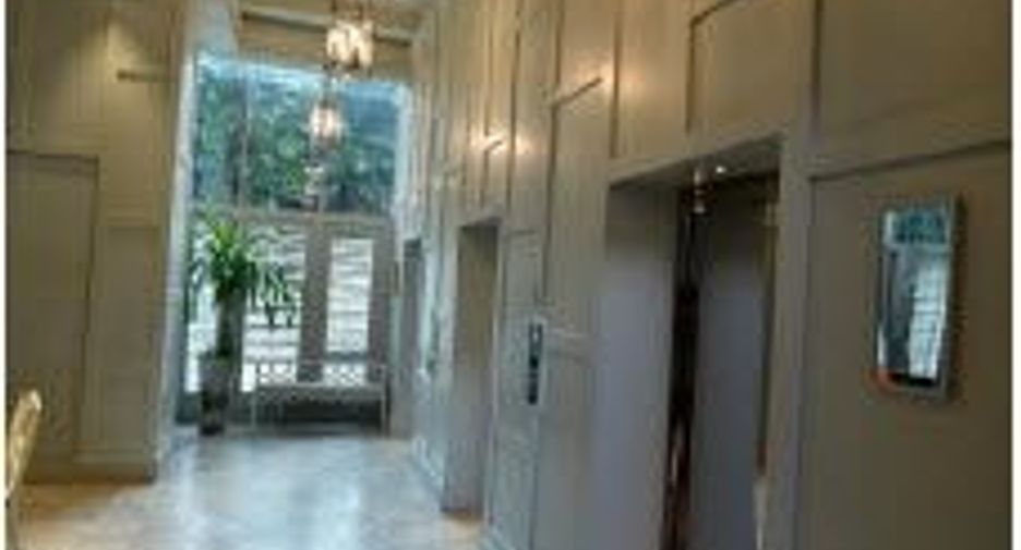 For rent 2 bedrooms condo in Pathum Wan, Bangkok