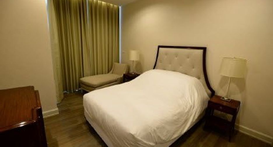 For rent 2 bedrooms condo in Pathum Wan, Bangkok