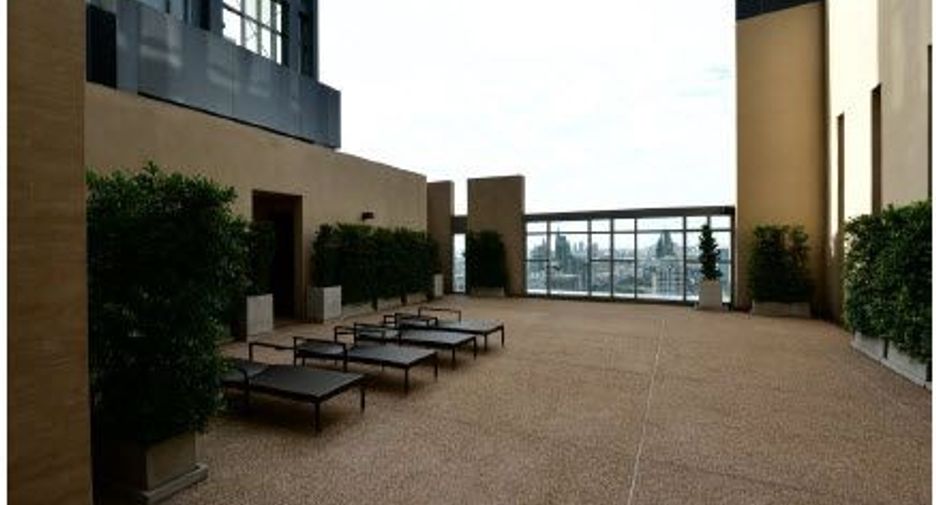 For rent 2 bedrooms condo in Pathum Wan, Bangkok