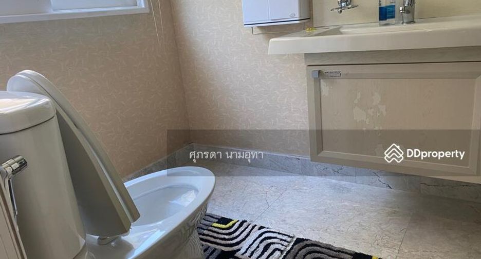 À vendre 5 chambres maison à Lat Phrao, Bangkok