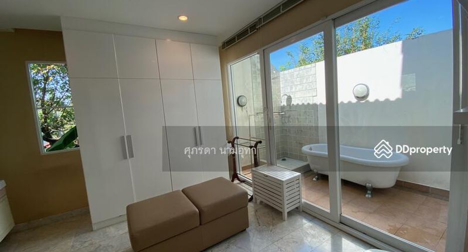 À vendre 5 chambres maison à Lat Phrao, Bangkok