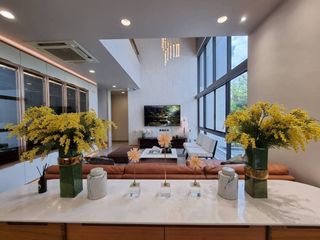 Casa en alquiler de 4 habitaciones en Huai Khwang, Bangkok