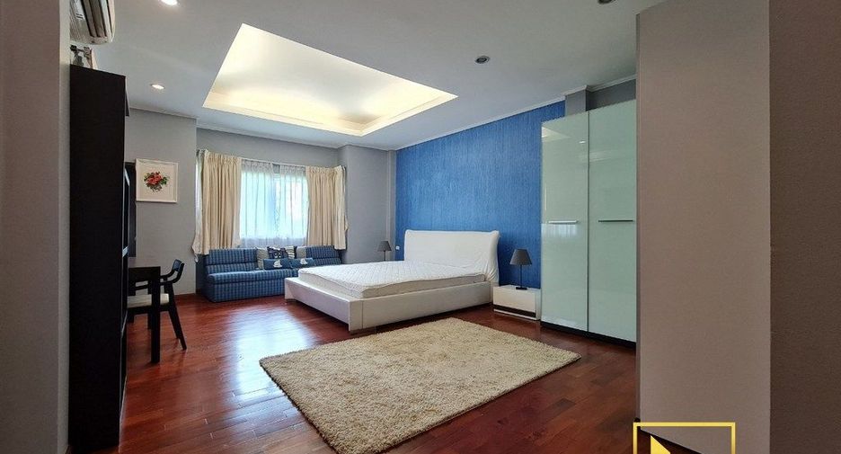 For rent 5 bed house in Huai Khwang, Bangkok
