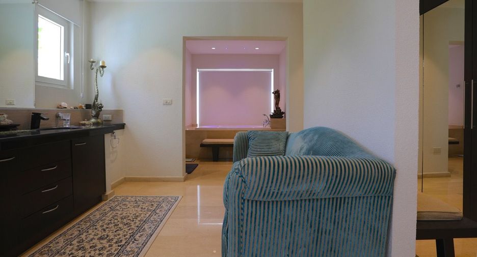 For sale 8 bed house in Bang Lamung, Chonburi