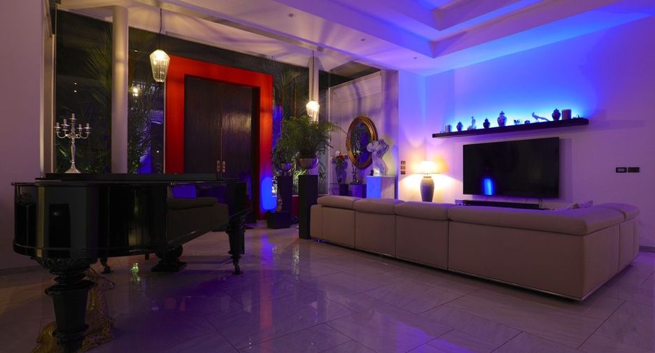 For sale 8 bed house in Bang Lamung, Chonburi