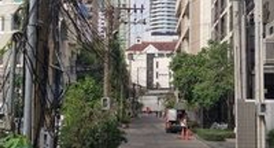 À louer studio maison de ville à Pathum Wan, Bangkok