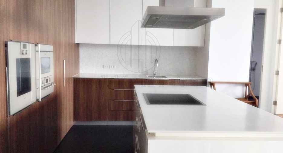 For sale 2 bedrooms condo in Pathum Wan, Bangkok