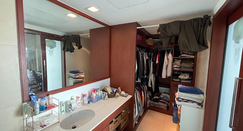 ขาย 3 ห้องนอน คอนโด ใน คลองเตย, กรุงเทพฯ