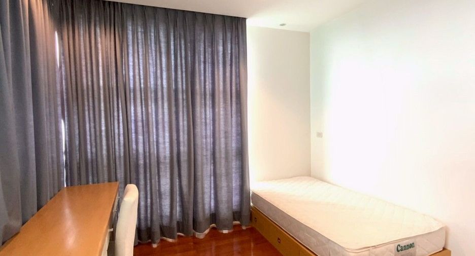 For rent 3 bedrooms serviced apartment in Bang Kho Laem, Bangkok