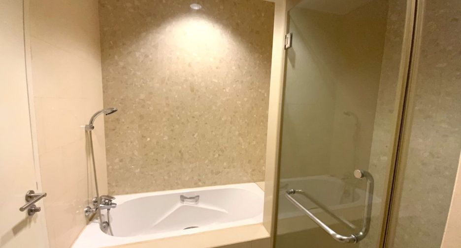 For rent 3 bedrooms serviced apartment in Bang Kho Laem, Bangkok