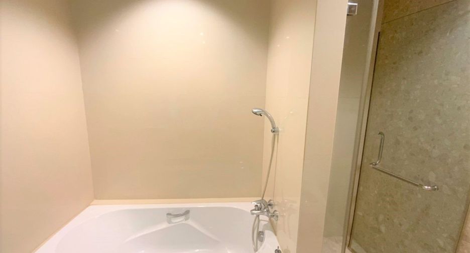 For rent 3 bedrooms serviced apartment in Bang Kho Laem, Bangkok