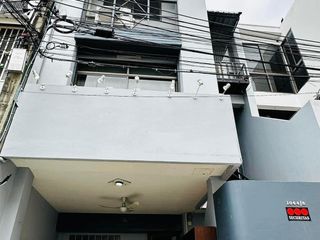 For rent 4 Beds retail Space in Khlong Toei, Bangkok