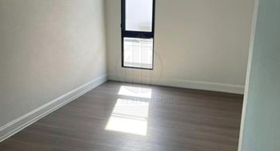 Haus zum Kauf mit 5 Zimmer in Saphan Sung, Bangkok