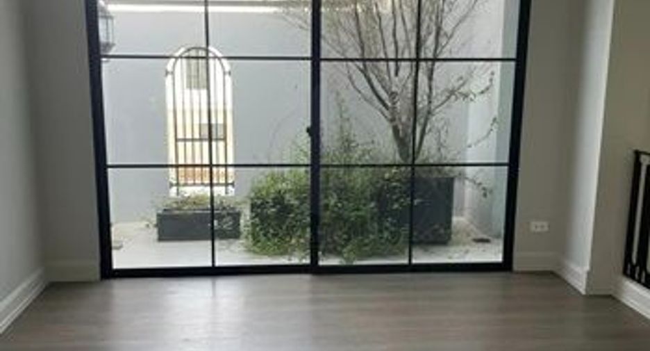 Haus zum Kauf mit 5 Zimmer in Saphan Sung, Bangkok