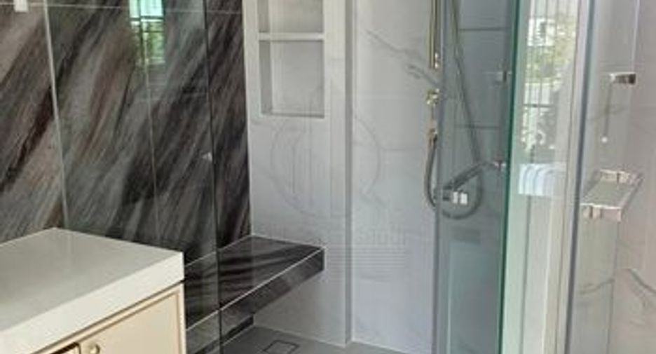 Haus zum Kauf mit 5 Zimmer in Saphan Sung, Bangkok