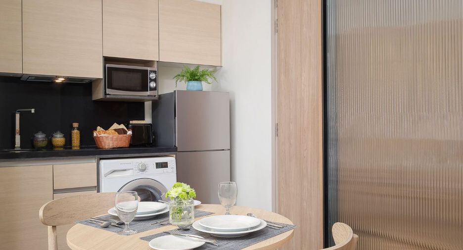 For rent 3 bedrooms condo in Khlong Toei, Bangkok